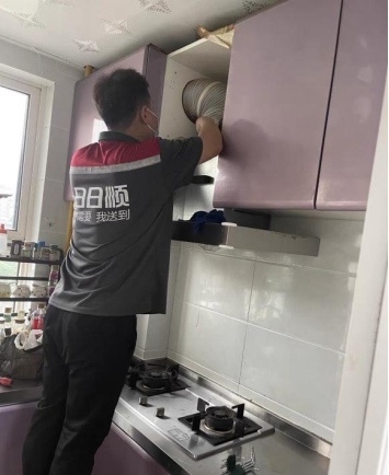 月圓情意濃 日日順居家場景解決方案，用絲絲關懷化解節假之憂——記冰箱維修團隊的暖心舊記中秋假期服務“事